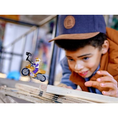 Конструктор LEGO City Селфі на каскадерському мотоциклі (60309) Прев'ю 4